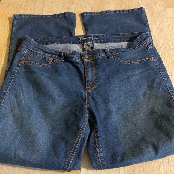 Torrid Plus Size Source of Wisdom Medium Wash Slim Boot Cut Denim Jeans - Picture 2 of 3